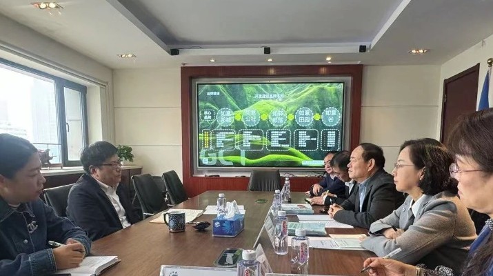 春潮涌動(dòng)，使命催征。全國(guó)兩會(huì)勝利閉幕后，3月11日至13日，全國(guó)政協(xié)委員，甘肅文旅集團(tuán)黨委書(shū)記、董事長(zhǎng)石培文帶領(lǐng)集團(tuán)黨委副書(shū)記、總經(jīng)理馬文玫、集團(tuán)分管負(fù)責(zé)同志及相關(guān)子公司負(fù)責(zé)人，以“開(kāi)局即決戰(zhàn)、起步即